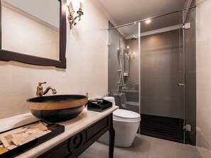 Bathroom - Dora Cruise Lan ha bay 5 Star (Thành phố Hạ Long)