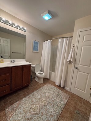 Towels - Ski's The Day: Winsome 3-bedroom mountain townhome with AC in Jiminy Peak (Hancock)