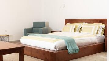 Kolmen hengen deluxe-huone, näköala puutarhaan