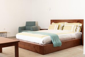 Deluxe Triple Room, Garden View