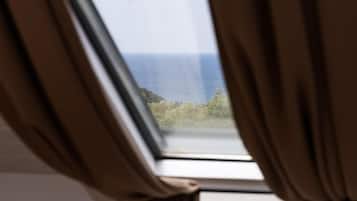 Deluxe Double Room, Garden View | Interior