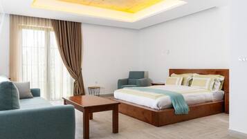 Deluxe Triple Room, Garden View