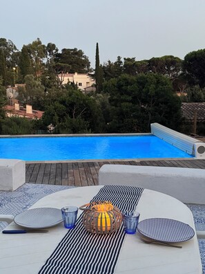 Outdoor pool, a heated pool - Provencal Villa near the beach  ( 7 minutes walking) (Roquebrune-sur-Argens)