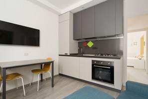 Fridge, microwave, dishwasher - GuestHost - Cozy 40m2 apartment, ideal for two, on the third floor of a building with lift.The accommodation is located a stone's throw from Piazza Vetra, a historic district of Milan, located behind the Basilica of San Lorenzo, transformed from a popula (Milan)
