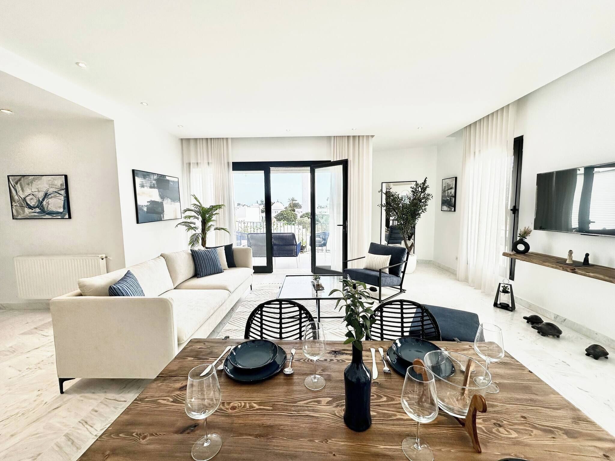 Apartment, 2 Bedrooms, Smoking | Living room