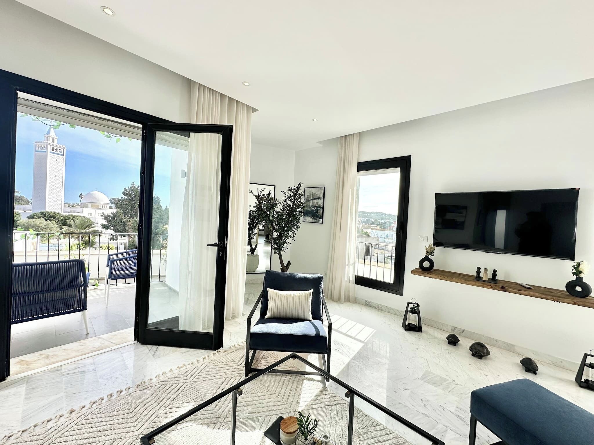Apartment, 2 Bedrooms, Smoking | Living room