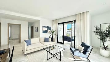 Apartment, 2 Bedrooms, Smoking | Living room