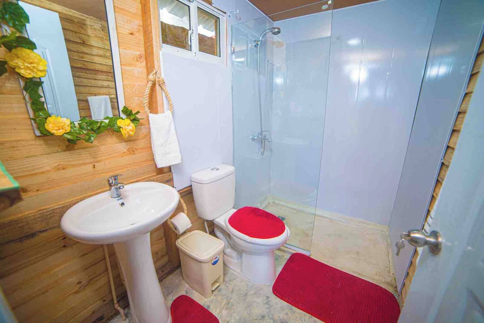Cabane, 2 chambres, fumeurs, piscine privée | Salle de bain