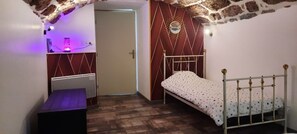 WiFi, bed sheets, wheelchair access - Accessible Gîte for 4 Guests – Fully Adapted for Reduced Mobility (Coubon)