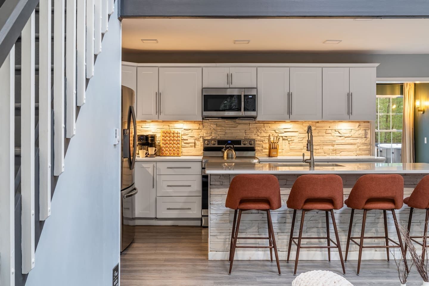 Refrigerador, microondas, horno, placa de cocina