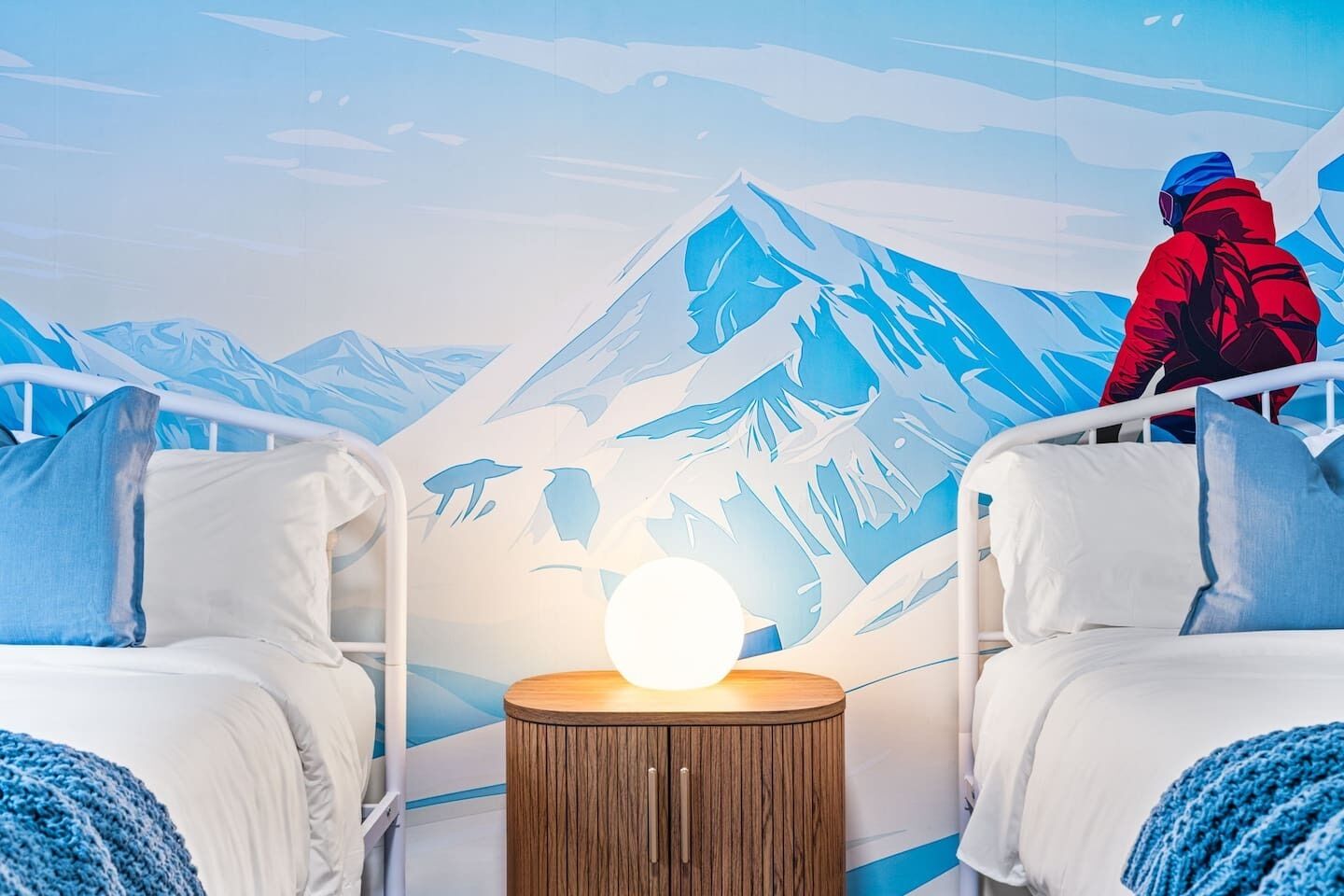 Iron/ironing board, travel cot, WiFi, bed sheets