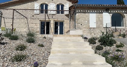 Renovated house with swimming pool on 2ha in the Quercy, Pets welcome!