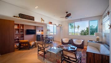 Basic Apartment | Living area