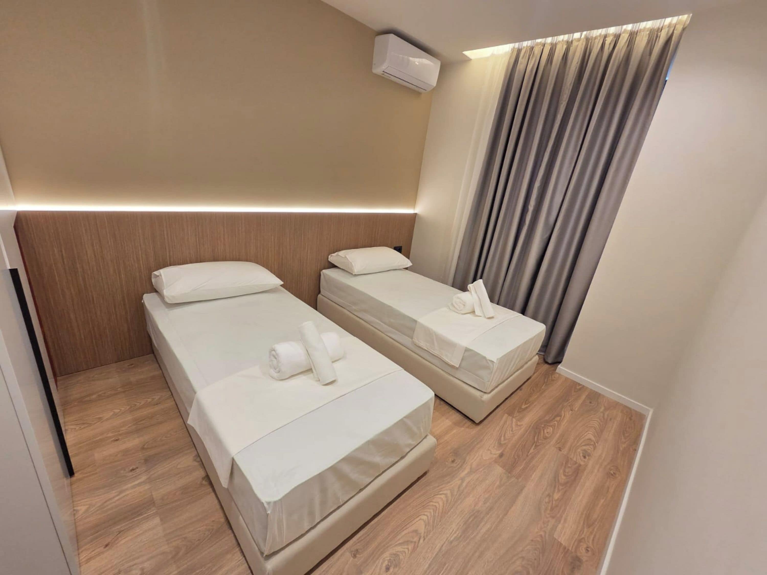 Free WiFi, bed sheets