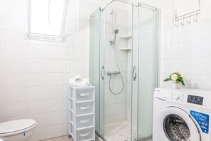 Shower, hair dryer, bidet, towels - Villetta Cortese - Salento Reservation (La Corte)