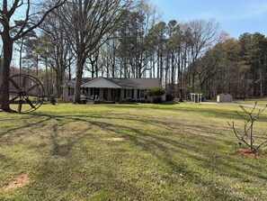 Exterior - Spacious 4-bedroom house - 316 and Shopping (Dacula)