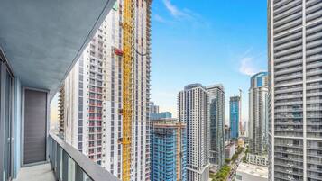 Appartamento, balcone, vista città | Parco della struttura