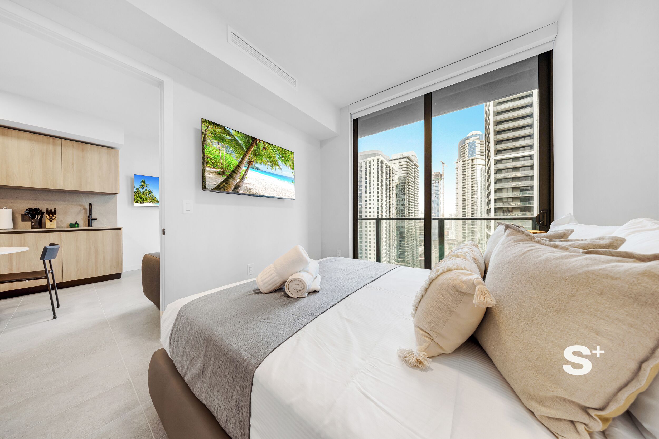 Condo, Balcony, City View