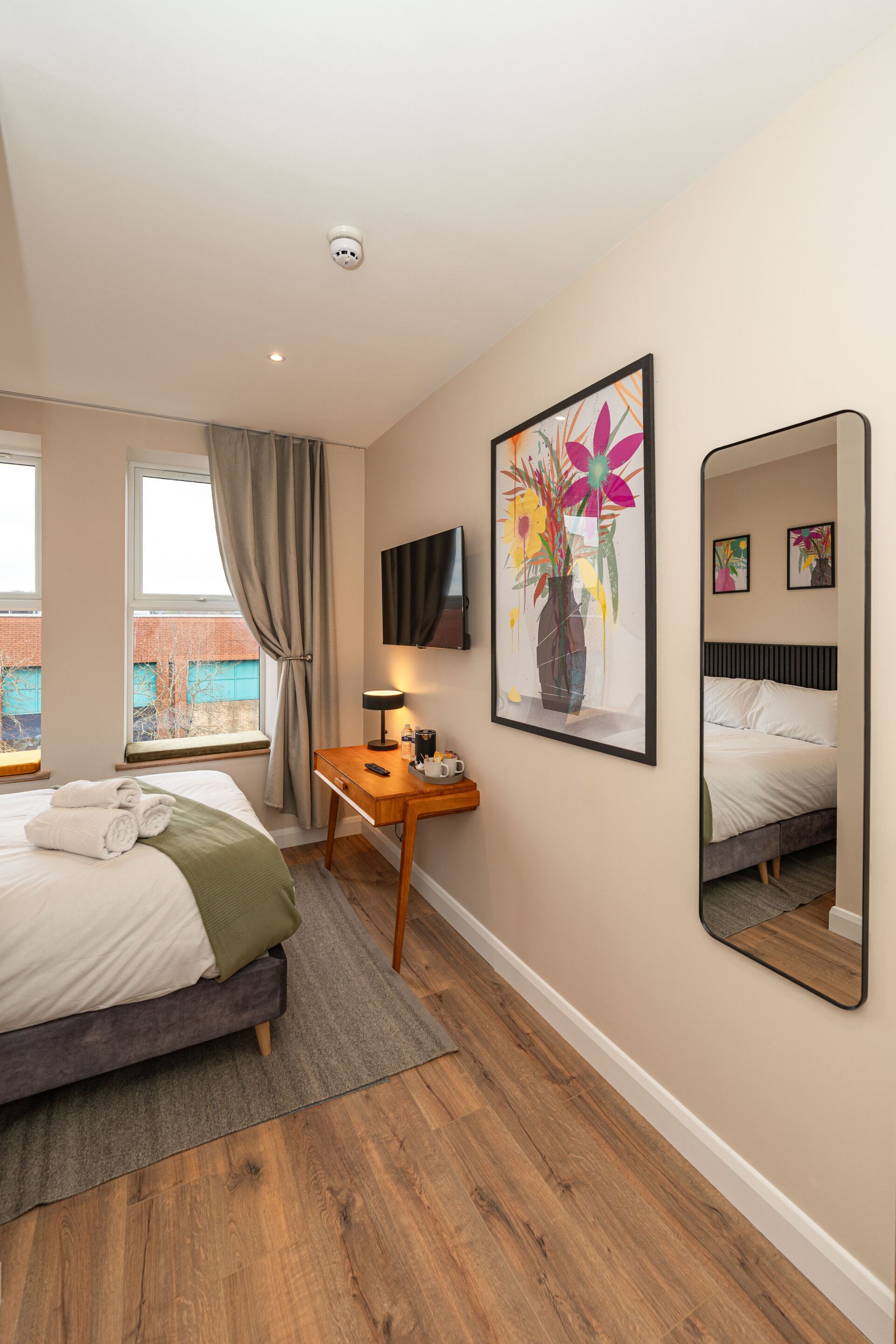 Family Twin Room | Desk, laptop workspace, iron/ironing board, free WiFi
