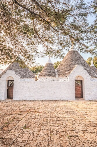  Borgo di Trulli in Puglia – Ideale per famiglie e gruppi fino a 12 persone