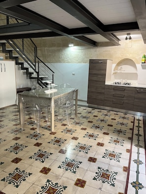 Dining - Typical house in the Sassi of Matera with terrace (Matera)