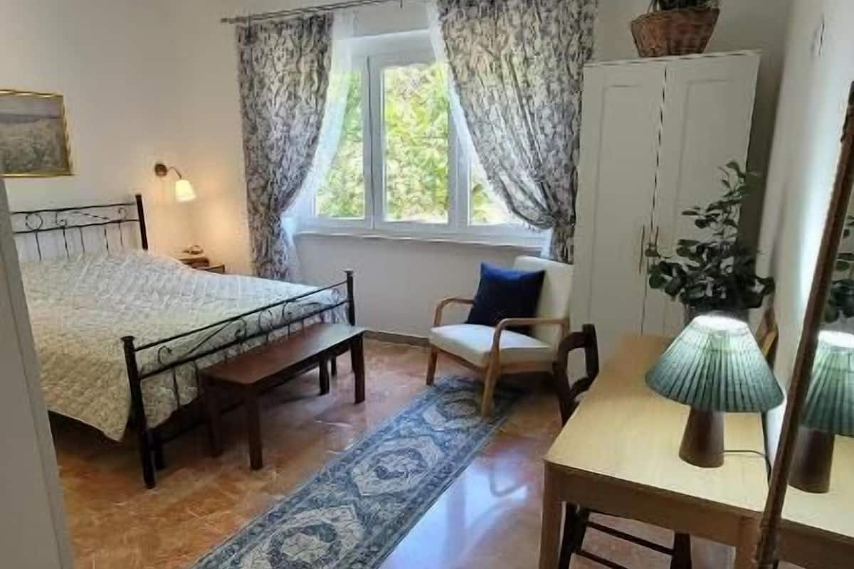 Standard Double Room, Garden View