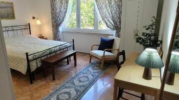 Doppia Standard, vista giardino