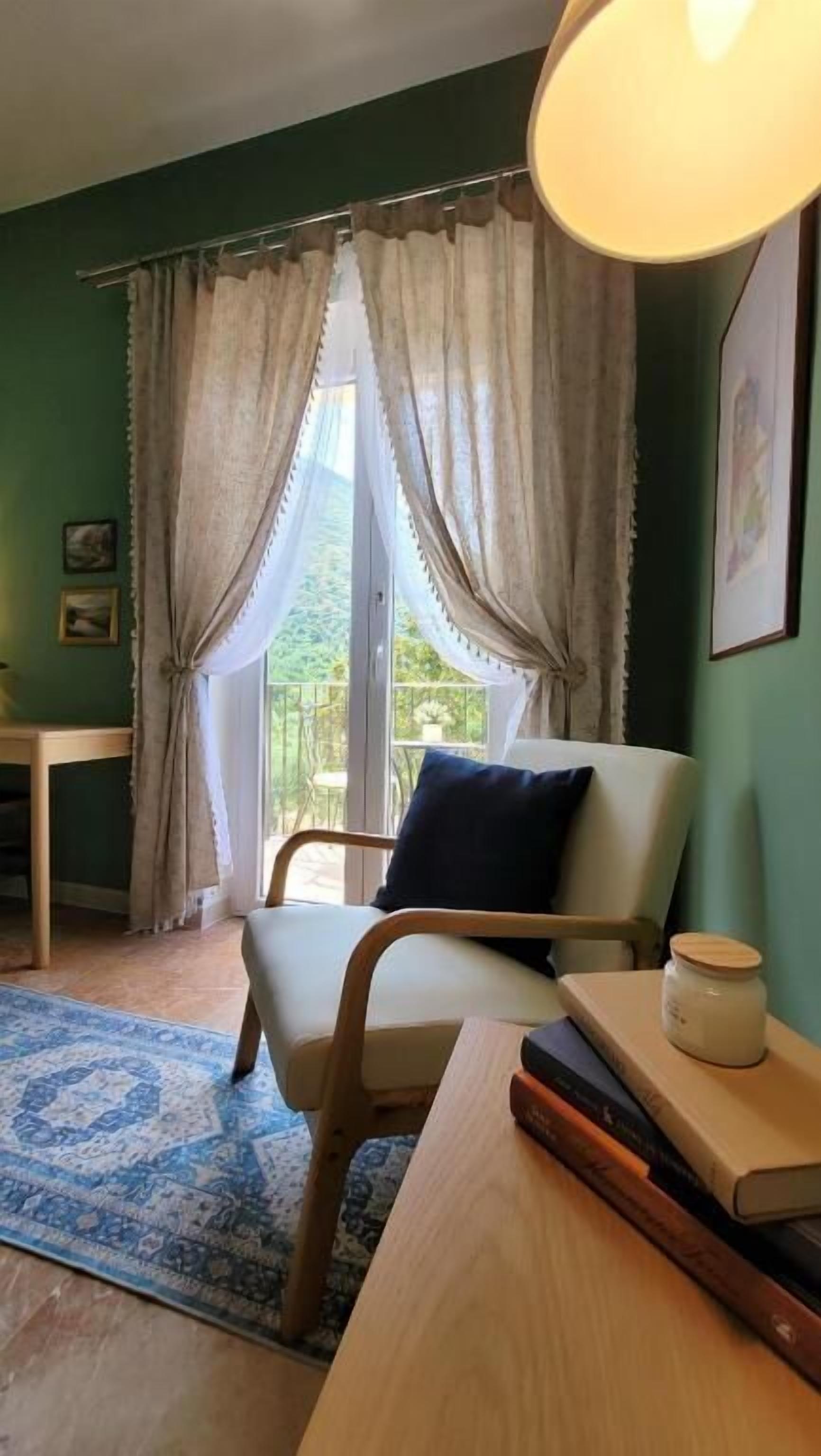 Superior Double Room, Balcony, Mountain View | Living area