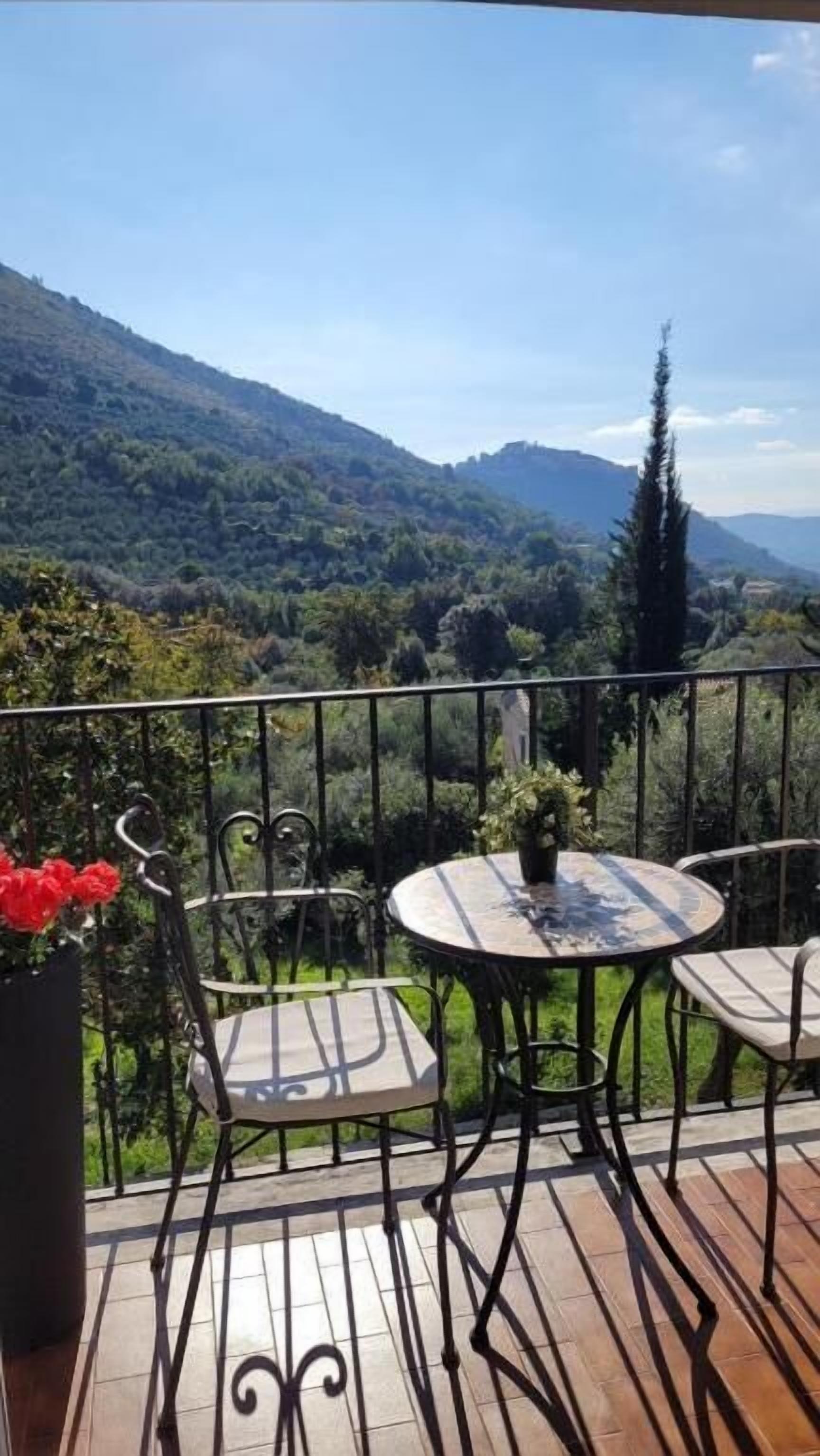 Doppia Superior, balcone, vista montagna | Ristorazione all'aperto