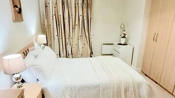 Chambre, 1 chambre, balcon, vue ville