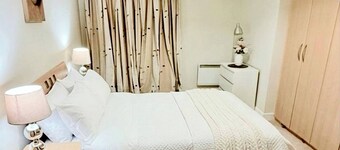 Room-charming Double Bedroom With Stunni