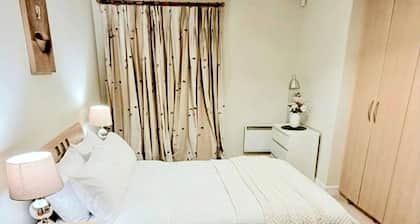 Room-charming Double Bedroom With Stunni