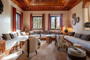 Luxury Double Room, Pool View | Living area - Dar Basma by Babakoul Collections (Marrakech)