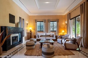 Doppia Luxury, vista piscina | Area soggiorno