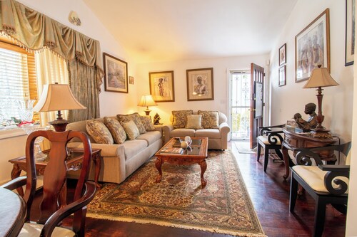 Peaceful 3BR Garden Cottage Long Island Escape