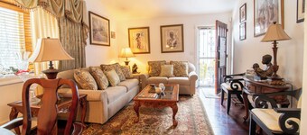 Peaceful 3BR Garden Cottage Long Island Escape