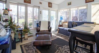 Peaceful 3BR Garden Cottage Long Island Escape