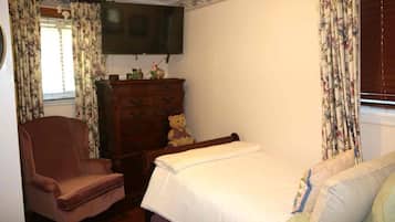 3 habitaciones, escritorio, tabla de planchar con plancha y wifi gratis