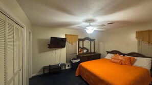 Room - Great Masters Rental! Charming 3-bedroom house in Augusta (Augusta)