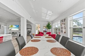 Dining - Waterfront! Pool Paradise Home (Wilton Manors)