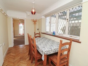 Dining - Highfields (Newark)