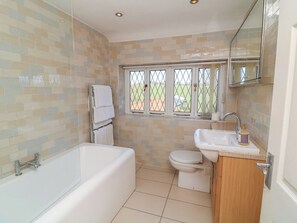 Bathroom - Highfields (Newark)