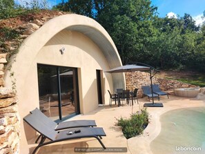 Deluxe Room, Garden View | Outdoor dining - Hébergement insolite premium  (Le Vignon-en-Quercy)
