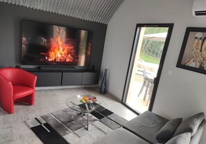 Deluxe Room, Garden View | Living area - Hébergement insolite premium  (Le Vignon-en-Quercy)