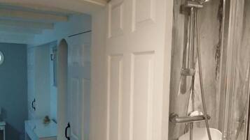 Apartment, 1 Bedroom | Bathroom