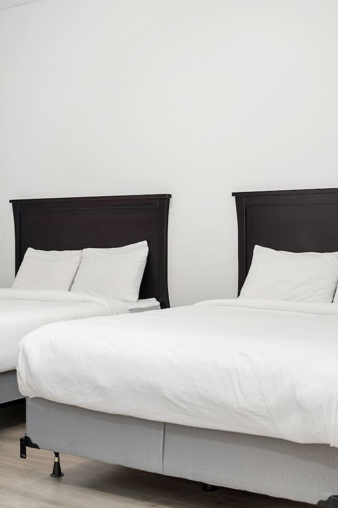 1 chambre, fer et planche à repasser, lit de bébé portatif, Wi-Fi
