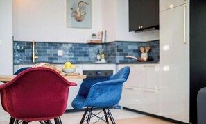 Dining - Colorful Corner Apartment - homfi collection (Wrocław)