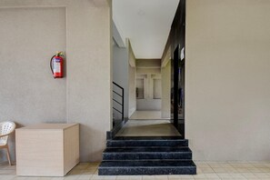 House | Reception - Super Katraj Stop Formerly Indu Ville (Pune)