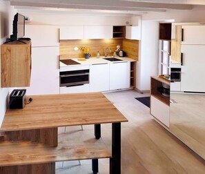 Kühlschrank, Ofen, Geschirrspüler, Toaster