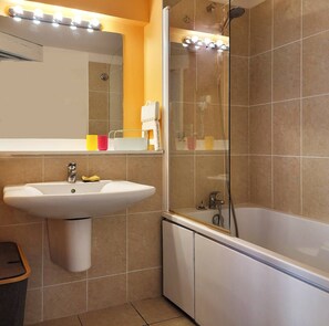 Bathroom - La petite bulle - Les Gîtes de la Côte d'Amour (LE CROISIC)
